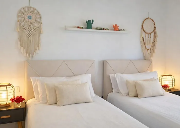 Noctua Paraiso Calendula 010 Apartment Estepona